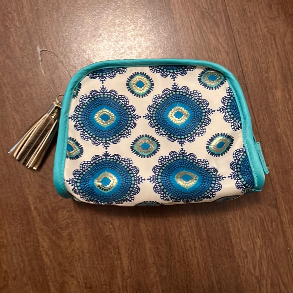 Mandala Styled Patterned Accessories Bag. - image 1